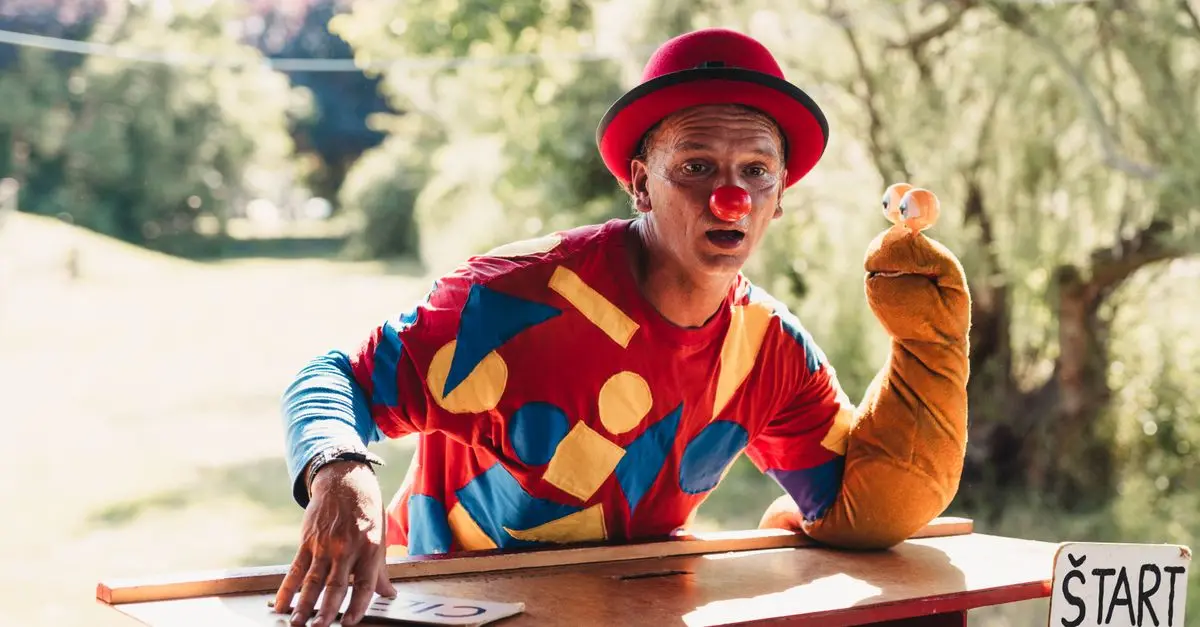 Top 10 des Situations les Plus Amusantes dans les Films